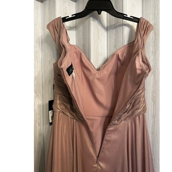 NWT La Femme Iridescent Off the Shoulder Chiffon Gown sz 14 - Picture 7 of 9